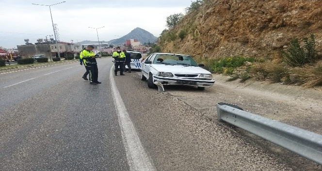 Kozan'da trafik kazaları: 3 yaralı