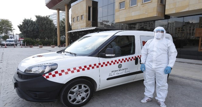 Adana'da 65 yaş üstü için 'Aşı Taksi'