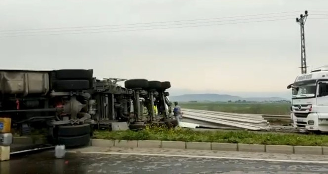 K.maraş'ta tır tıra çarptı: 1 ölü, 1 yaralı