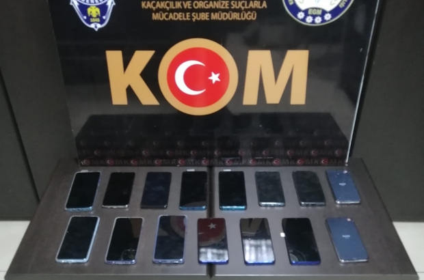 Hatay'da gümrük kaçağı 15 cep telefonu ele geçirildi