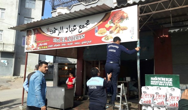 Adana'da Arapça Tabelalar Kaldırıldı.