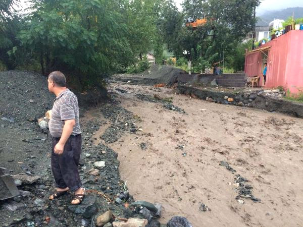 Dörtyol'da Sağanak YAĞIŞ Etkili Oldu