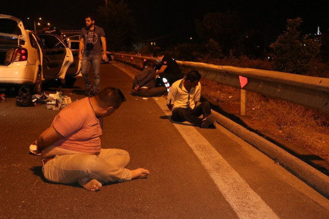 Esrar ve Kaçak Sigara ile Yakalanan 3 Suriyeli Gözaltına Alındı!