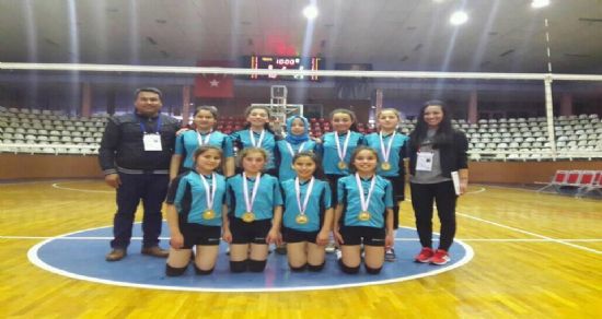 Kız voleybol takımı bölge şampiyonu oldu