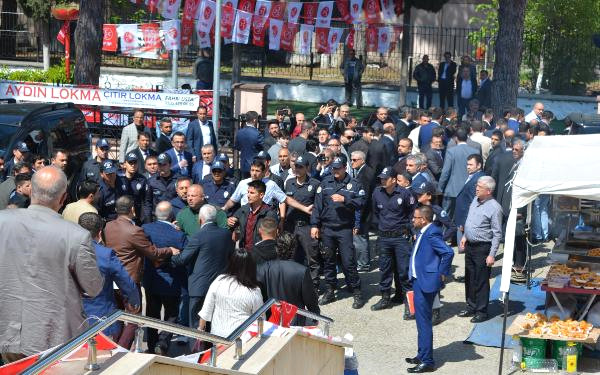 MHP İlçe Kongresi İptal Edilince Tekmeli Yumruklu ...