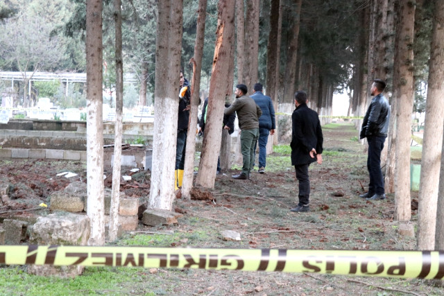 Hatay- Reyhanlı İlçesindeki Asri Mezarlığına Roket Düştü.